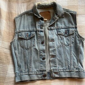 Levi’s Denim Vest Sz Small